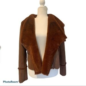 MinkPink toffee color faux suede and faux fur cozy warm jacket. Sz Small